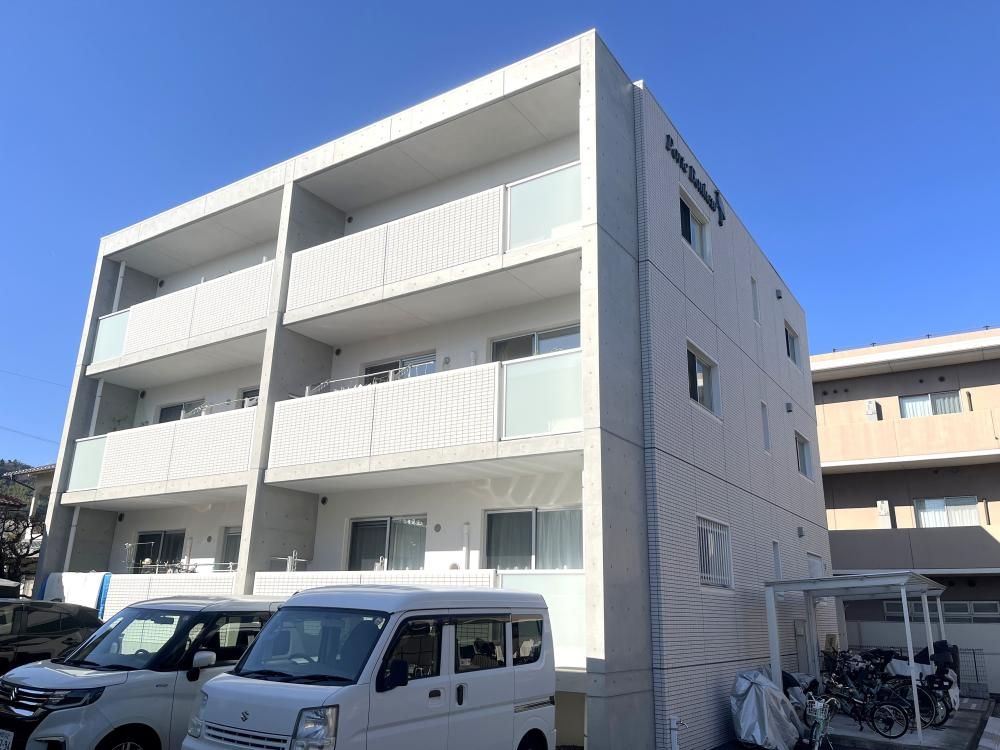 �É����É��s����k����2���ڂ̃}���V�����̌����O��