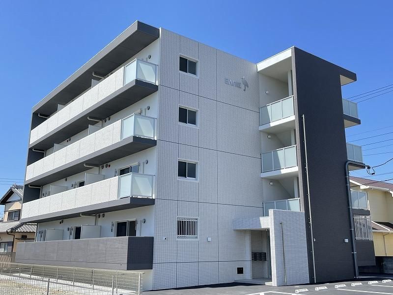 �É����l���s�����捂�u��1���ڂ̃}���V�����̌����O��